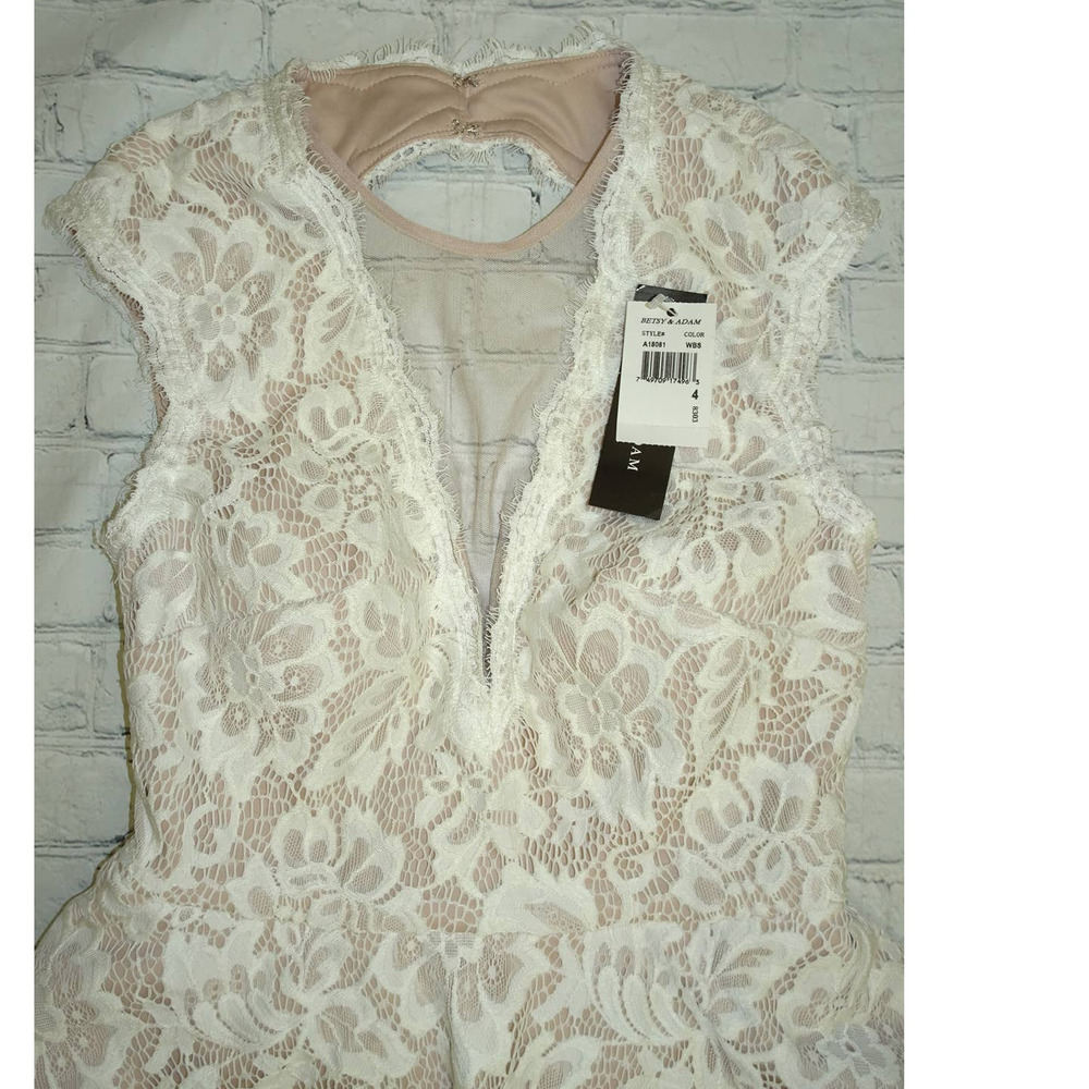 Betsy & Adam Peplum All Over Lace w/ Open Back Dress, Cream, 4 NWT - Picture 4 of 11